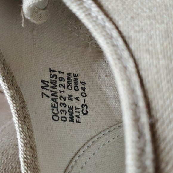 Liz Claiborne flats - Picture 5 of 6